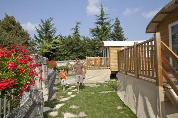 Villa Les Roulottes De Cuzay Roiffé Esterno foto