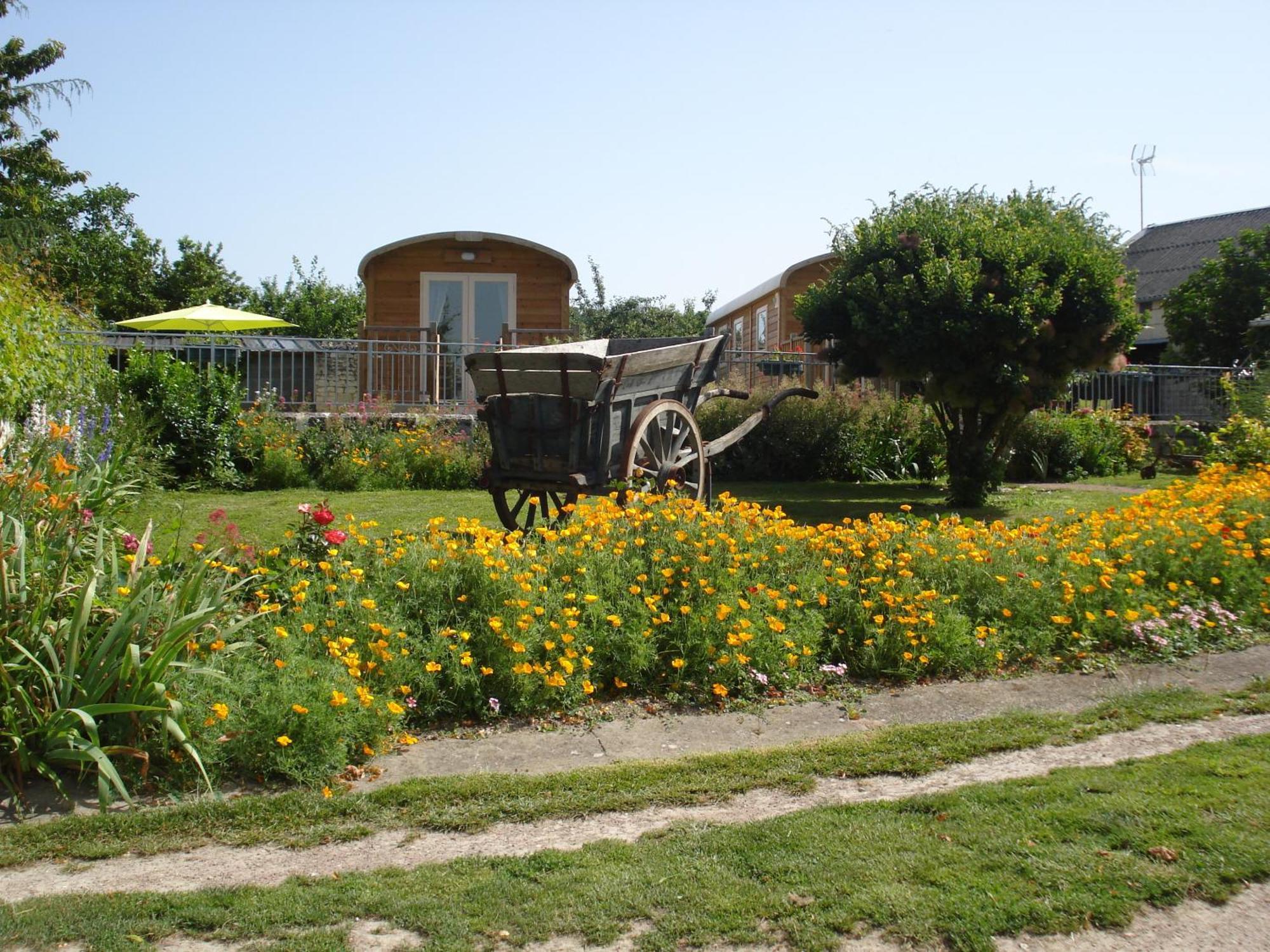 Villa Les Roulottes De Cuzay Roiffé Esterno foto